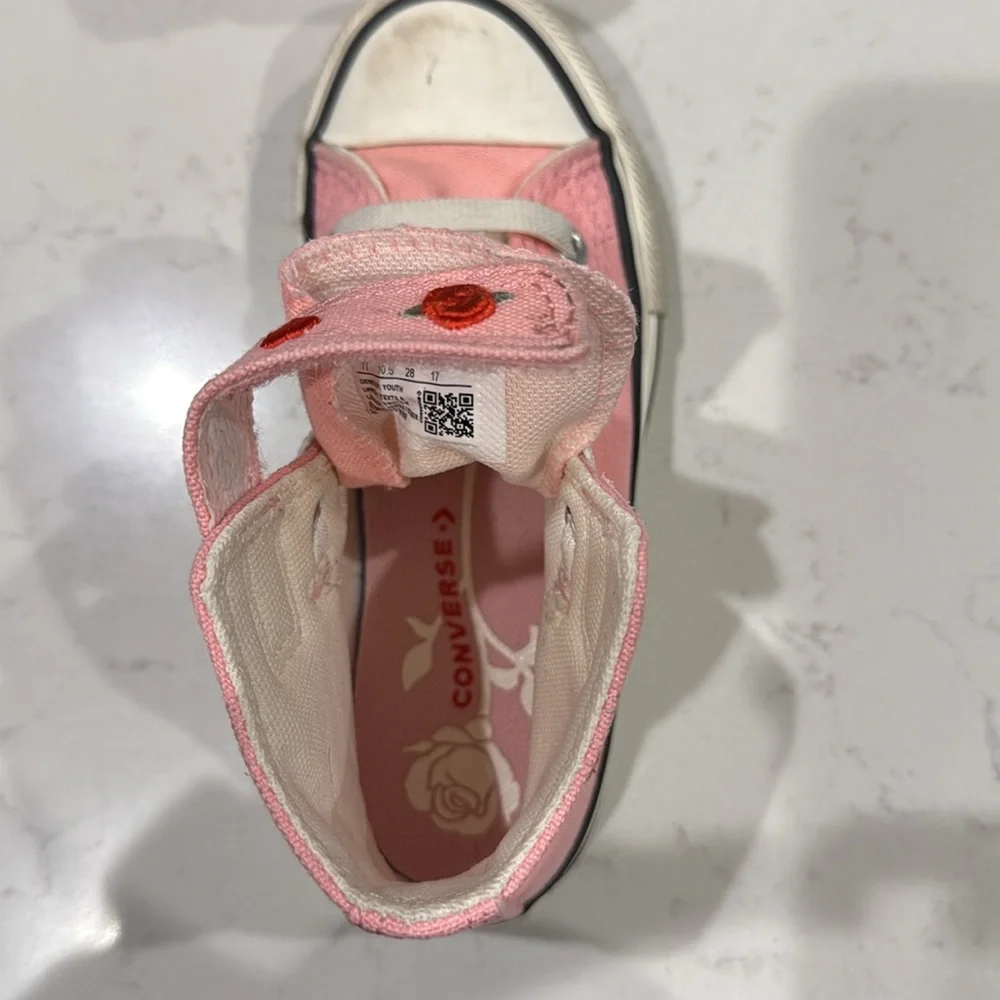Pink Converse - Picture 8 of 9